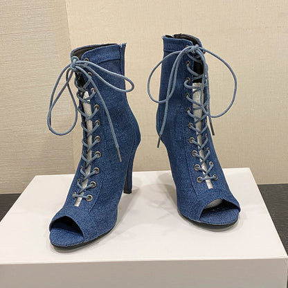 High-heeled sandals with laces