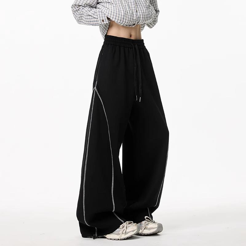 Spring/Summer Oversized, Flowy Scimitar-Style Sweatpants with Streetwear-Inspired Relaxed Fit and Wide-Leg Design
