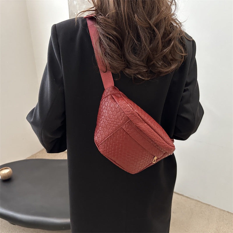 Solid-color casual chic crossbody bag