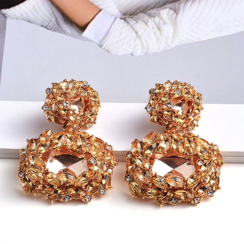 Trendy oorbellen kleur ornament