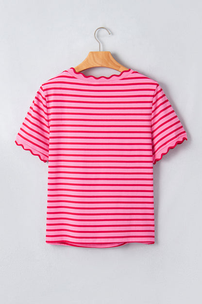 T-shirt met ronde hals en rode strepen en geschulpte rand