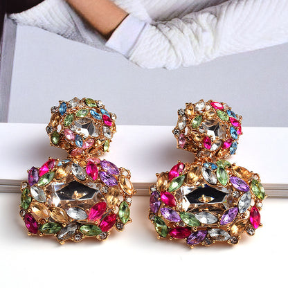 Trendy oorbellen kleur ornament