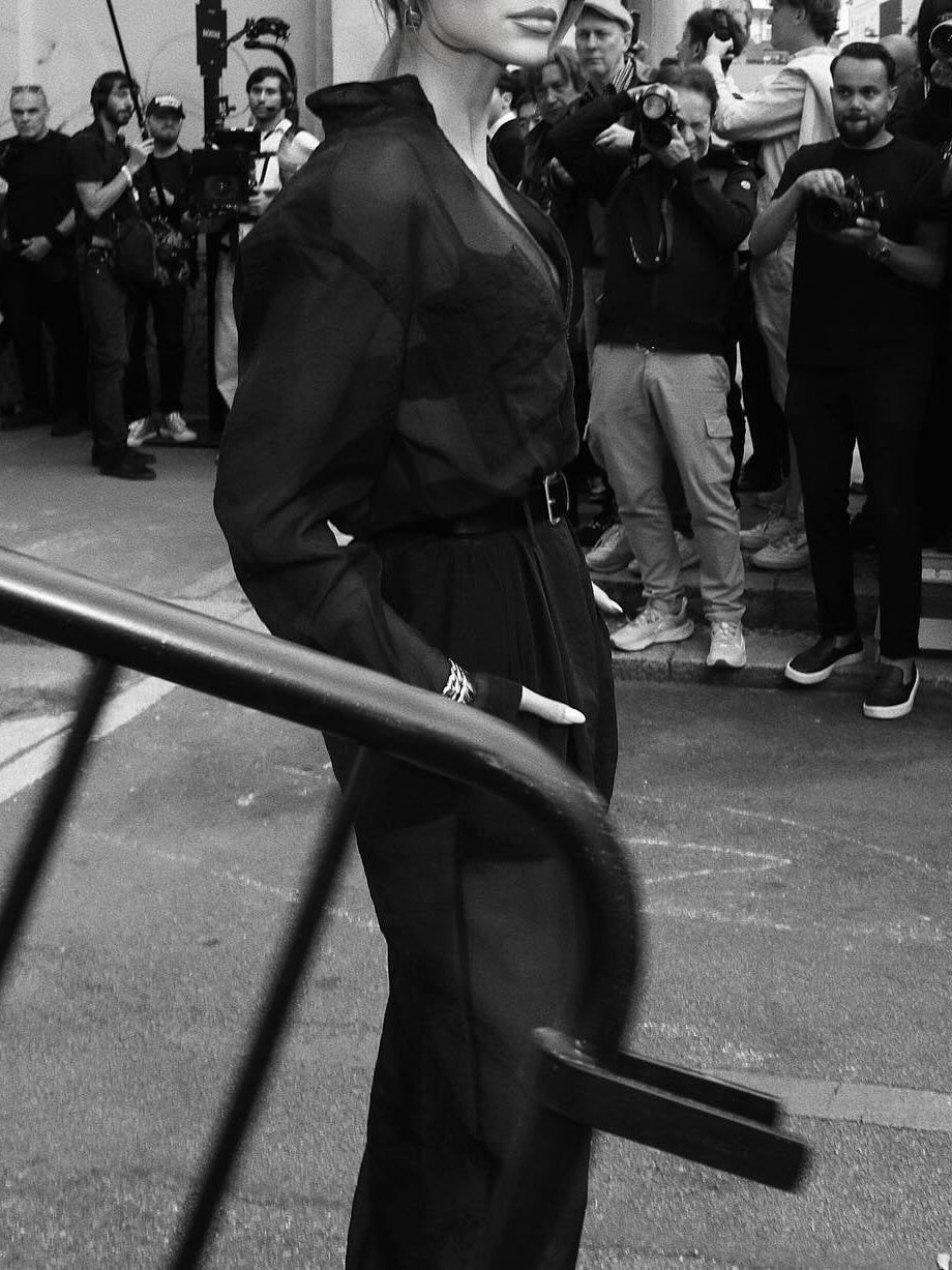 Set van zwarte doorschijnende top en broek met hoge taille