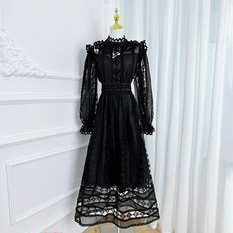Geborduurde maxi-jurk van chiffon met opengewerkte details