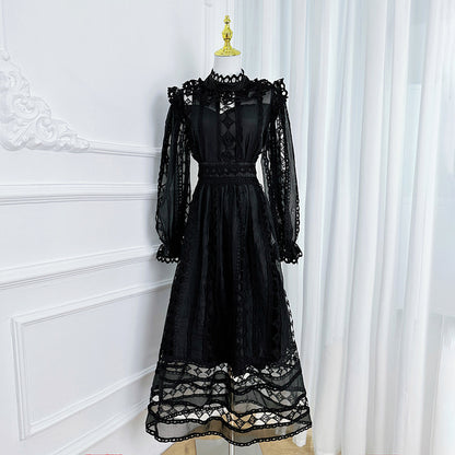 Geborduurde maxi-jurk van chiffon met opengewerkte details