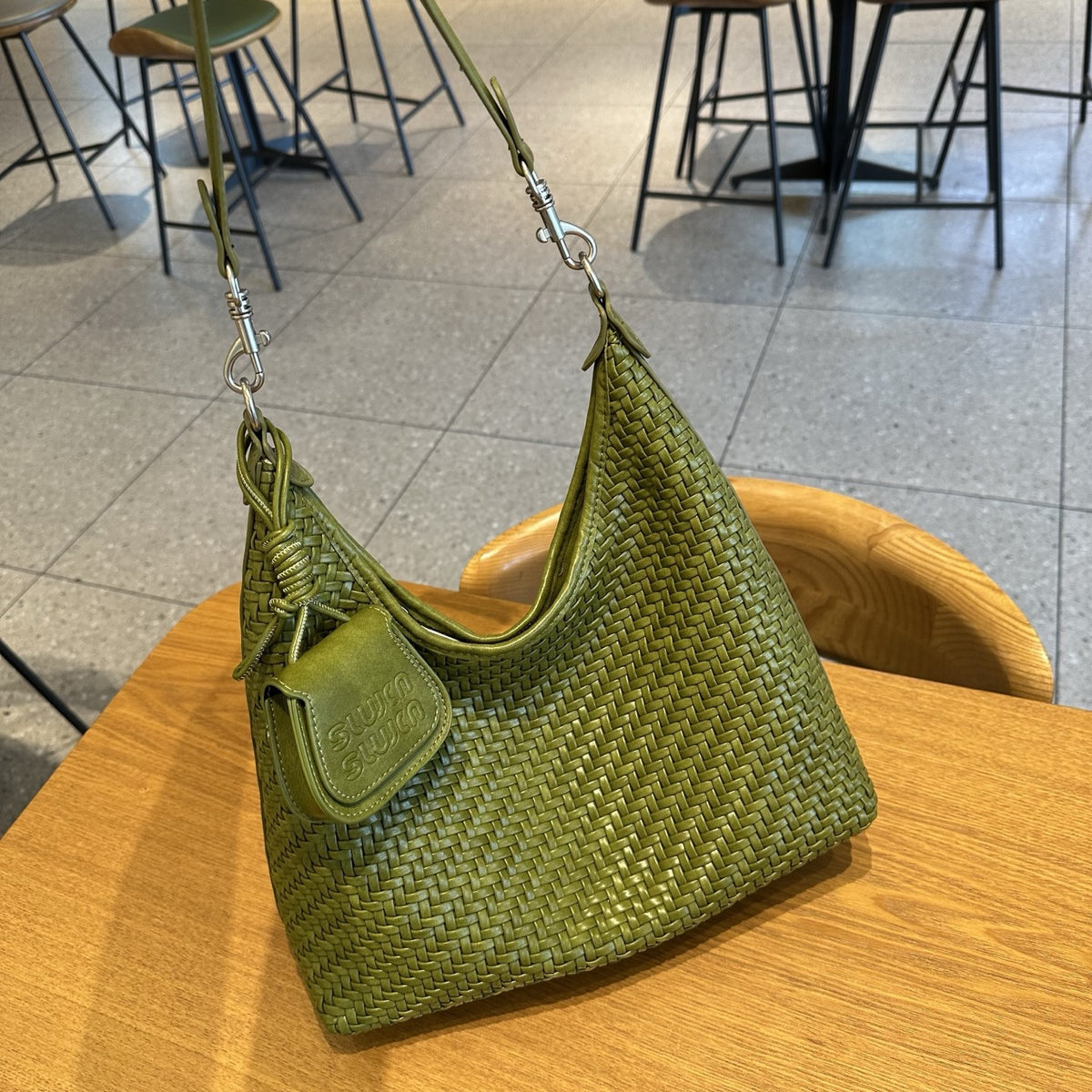 Single-shoulder underarm bucket bag