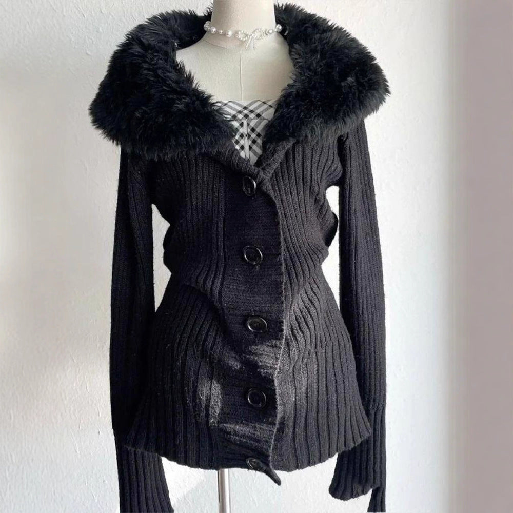 Women's knitted cardigan with a fur collar