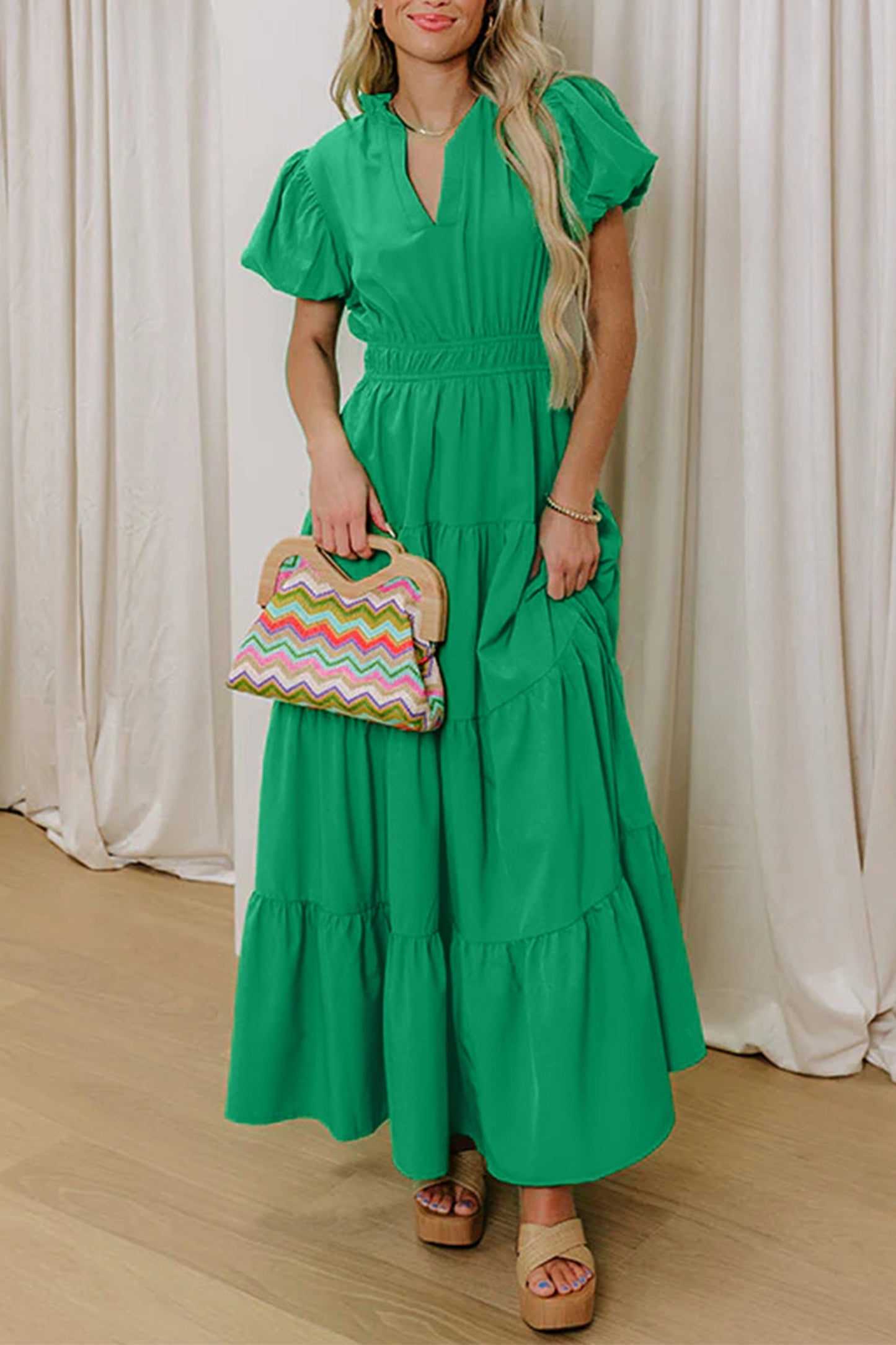 Effen maxi-jurk met V-hals korte pofmouwen en hoge taille