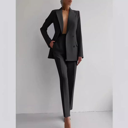 Elegante damespak in zakelijke stijl