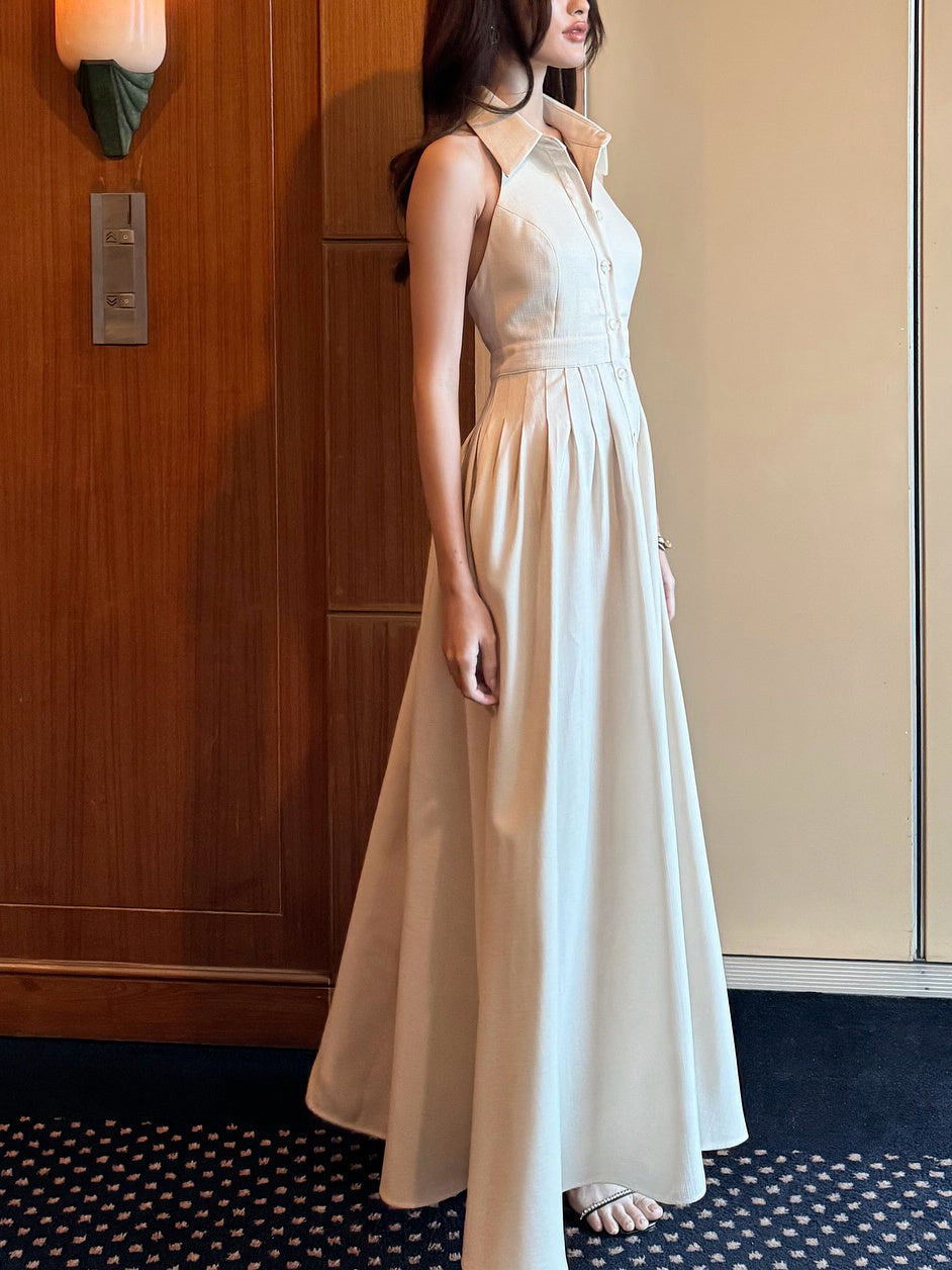 Enkelrijs- en rugloze effen overhemdjurk met één rij knopen