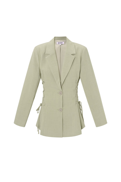 Getailleerde blazer met vetersluiting