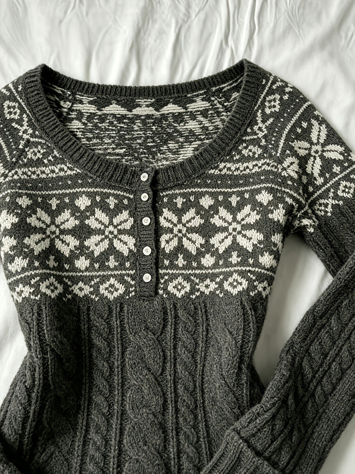 Women's round-neck button-up cardigan