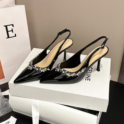 Satijnen slingback pumps met strasssteentjes  en spitse neus in 3 hak hoogtes