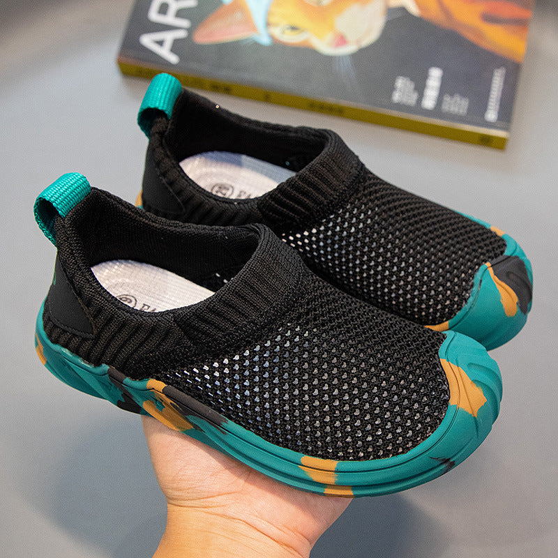 Children's athletic shoes