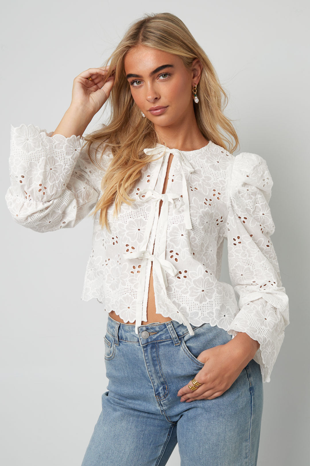 Crochet top met strikken