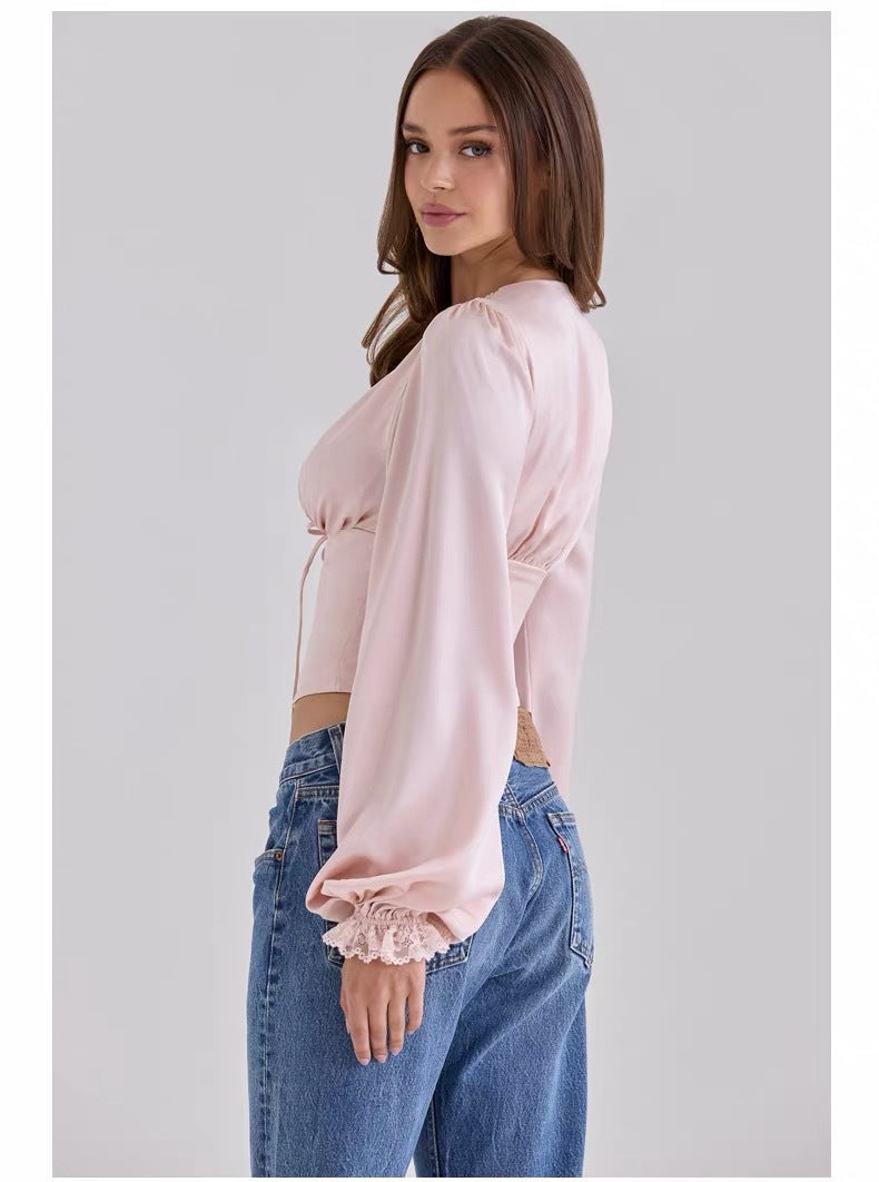 Franse vintage satijnen blouse met kanten afwerking